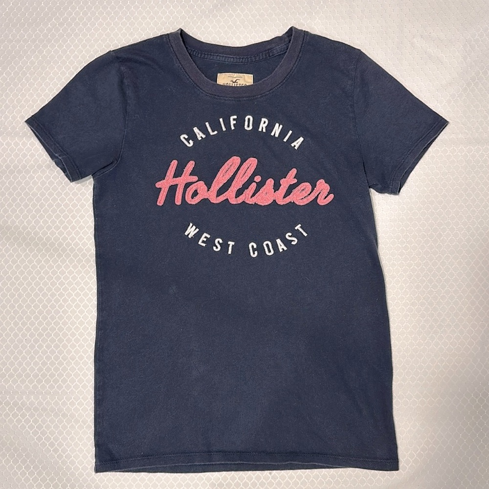 Hollister XS soft Crewneck tshirt, “California West Coast” pink logo